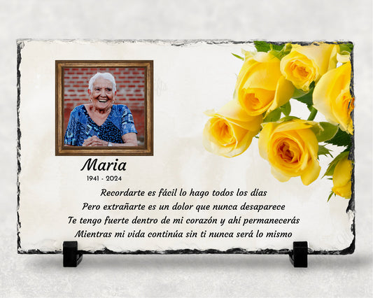 Spanish sympathy gift Photo Slate, printed with a beautiful poem. This Memorial Slate serves as a thoughtful gesture for your grieving loved one, expressing your heartfelt care during this difficult time. Alternatively, use it to honor and display the cherished memories of your late loved one. Measuring 7 1/2" x 11"