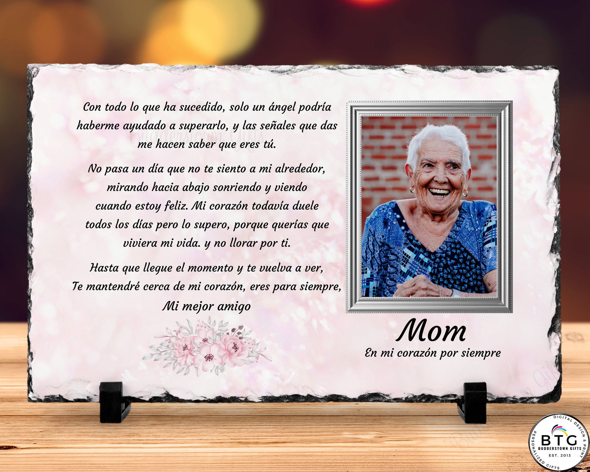 Spanish sympathy gift Photo Slate, printed with a beautiful poem. This Memorial Slate serves as a thoughtful gesture for your grieving loved one, expressing your heartfelt care during this difficult time. Alternatively, use it to honor and display the cherished memories of your late loved one. Measuring 7 1/2" x 11